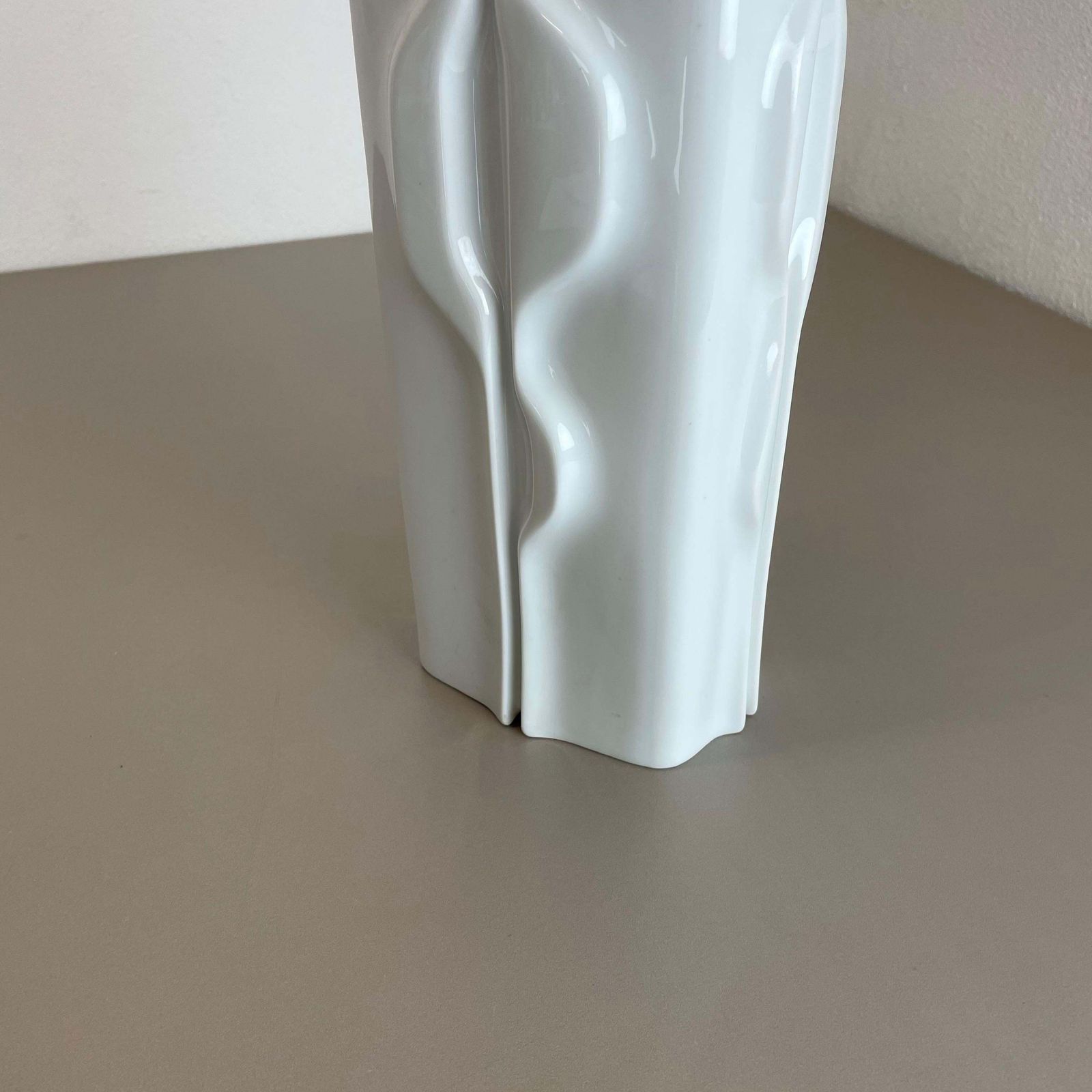 photo vinterior Large Op Art Vase Porcelain German Vase By Fürstenberg Ceramics, Germany, 1970s