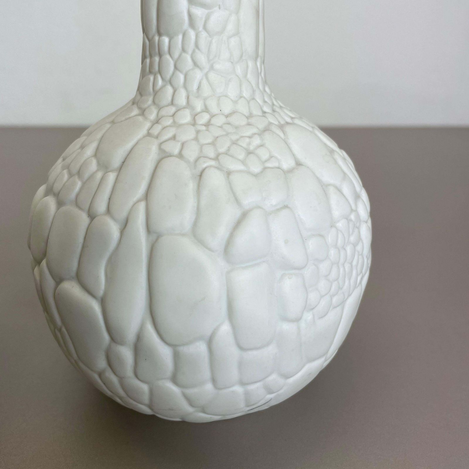 Set Of 2 Original Op Art Biscuit Porcelain Vases By Ak Kaiser, Germany, 1970s photo vintage