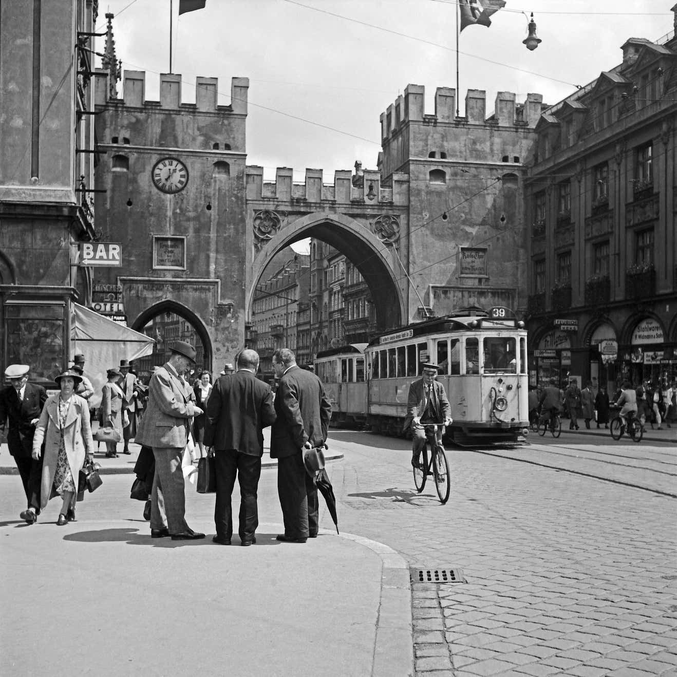 Karl Heinrich Lämmel Tram At Karlstor Gate Inner City Munich, Germany 1937, Printed Later 1937/2021