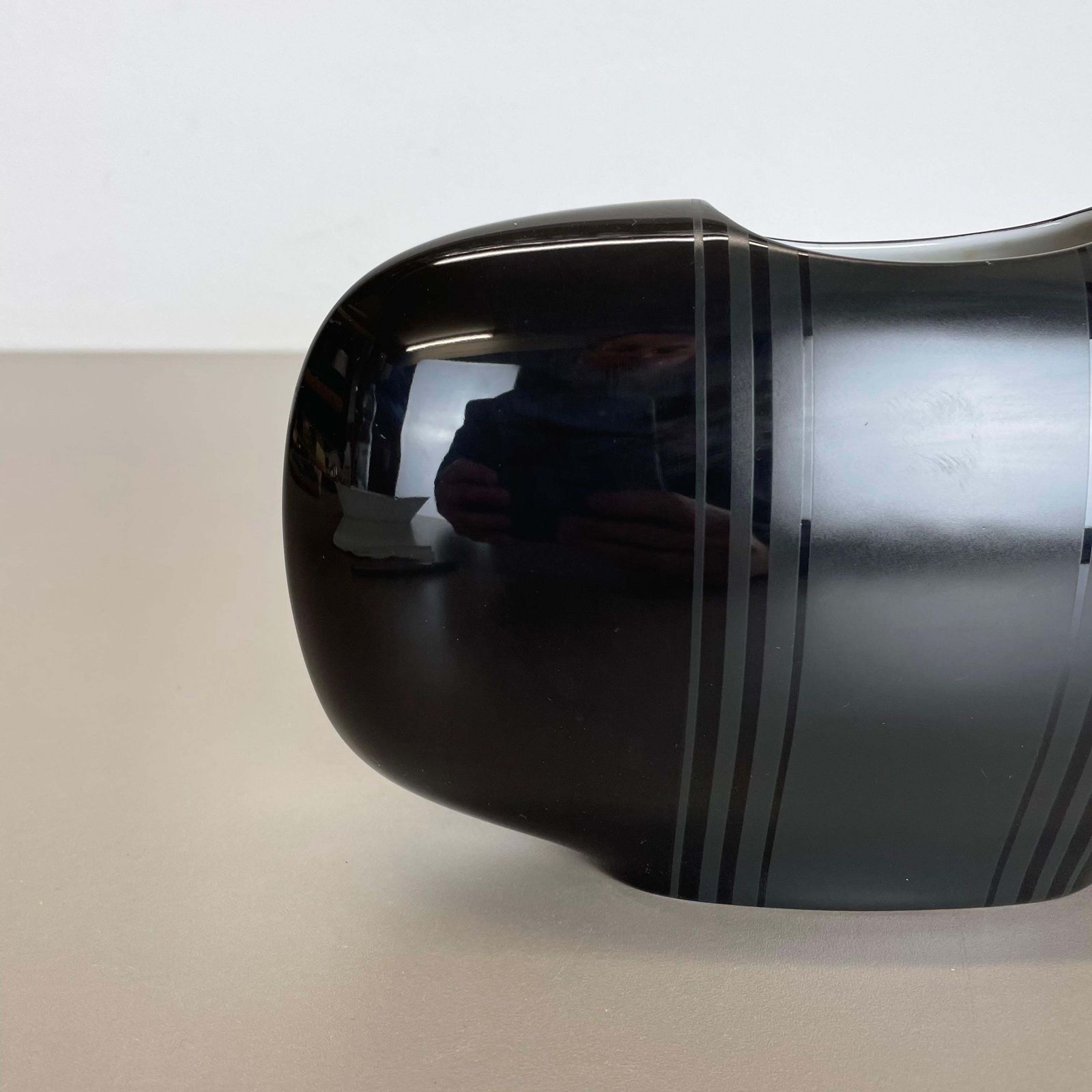 Op Art Vase Black Porcelain By K. Dombrowski For Hutschenreuther, 1970s photo Home Decor