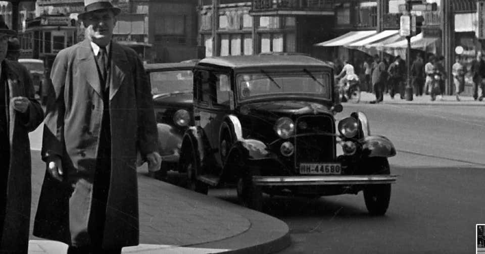 Karl Heinrich Lämmel Moenckebergstrasse, City Hall, Cars, People, Hamburg Germany 1938 Printed Later 1938/2021 photo for sale