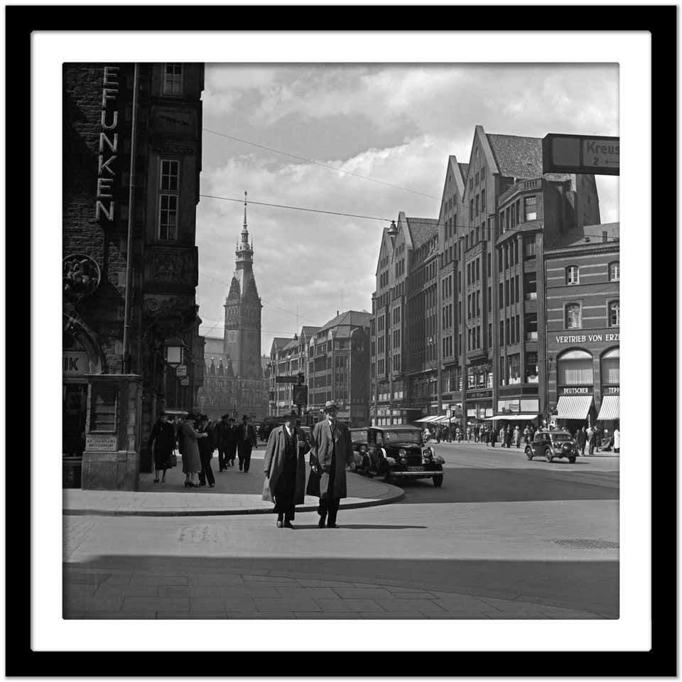 Karl Heinrich Lämmel Moenckebergstrasse, City Hall, Cars, People, Hamburg Germany 1938 Printed Later 1938/2021 photo Art