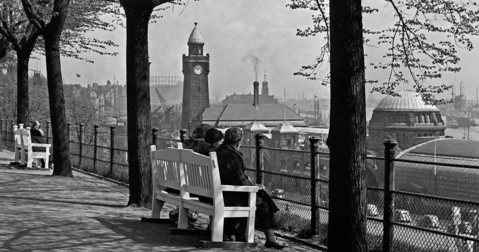 Karl Heinrich Lämmel Promenade St. Pauli Landing Bridges Hamburg Viewer, Germany 1938, Printed Later 1938/2021 photo furniture