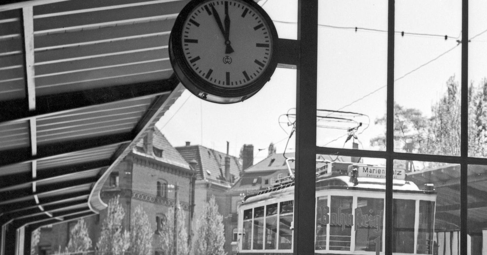 Karl Heinrich Lämmel Passengers Waiting For The Train, Stuttgart Germany 1935, Printed Later 1935/2021 photo furniture