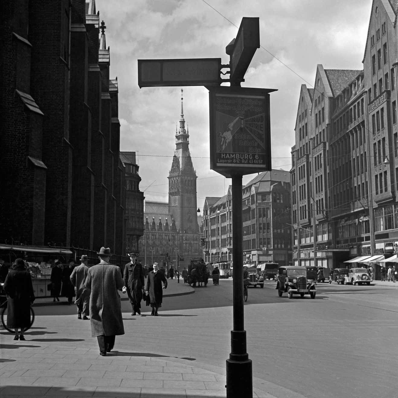 Karl Heinrich Lämmel Moenckebergstrasse Cars People City Hall, Hamburg Germany 1938 Printed Later 1938/2021
