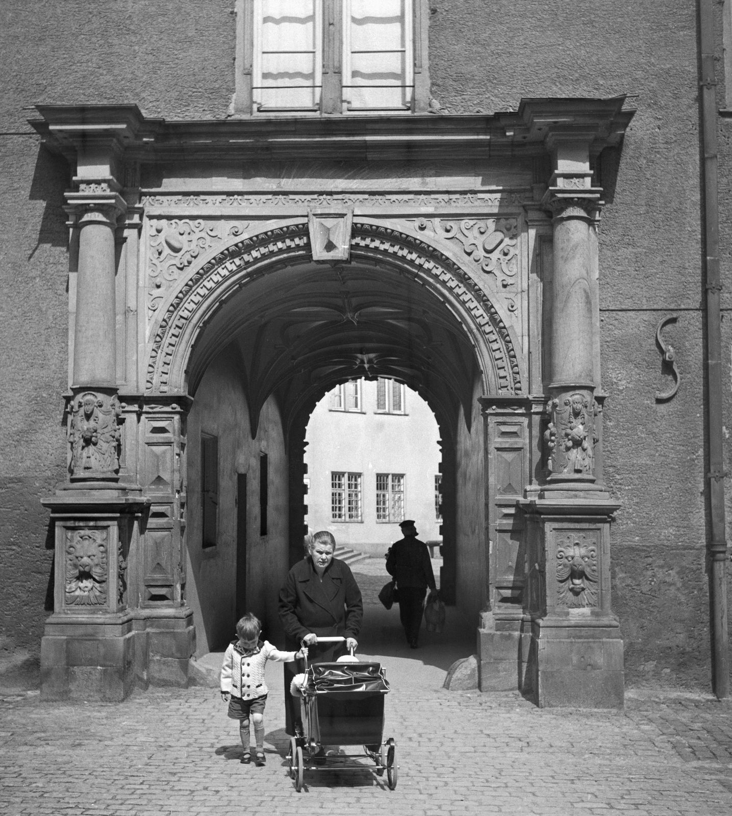 Karl Heinrich Lämmel Gate Darmstadt Castle Granny Grandchild Stroller, Germany 1938 Printed Later 1938/2021