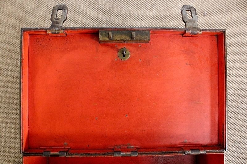 3646.2 Iron Corsair Chest 18th, 1700s photo