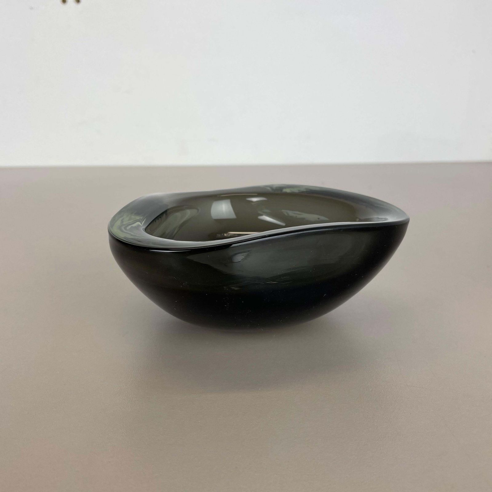 photo for sale New Old Stock 1,2kg Murano Glass Shell Bowl Antonio Da Ros, Cenedese Italy 1960s