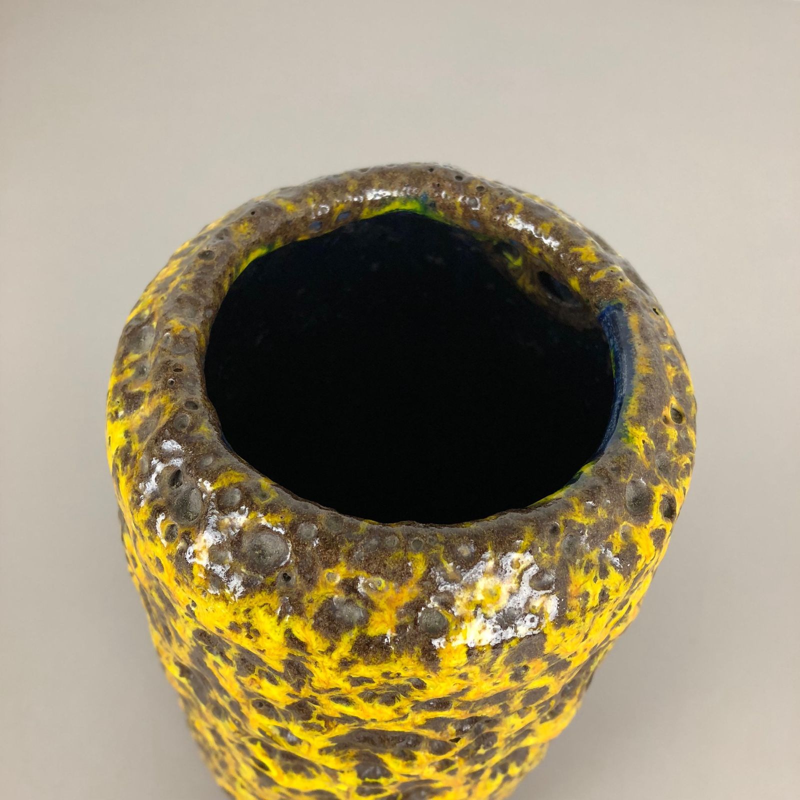 photo vinterior Pottery Super Yellow Color Fat Lava Multi Color Vase Scheurich Wgp, 1970s