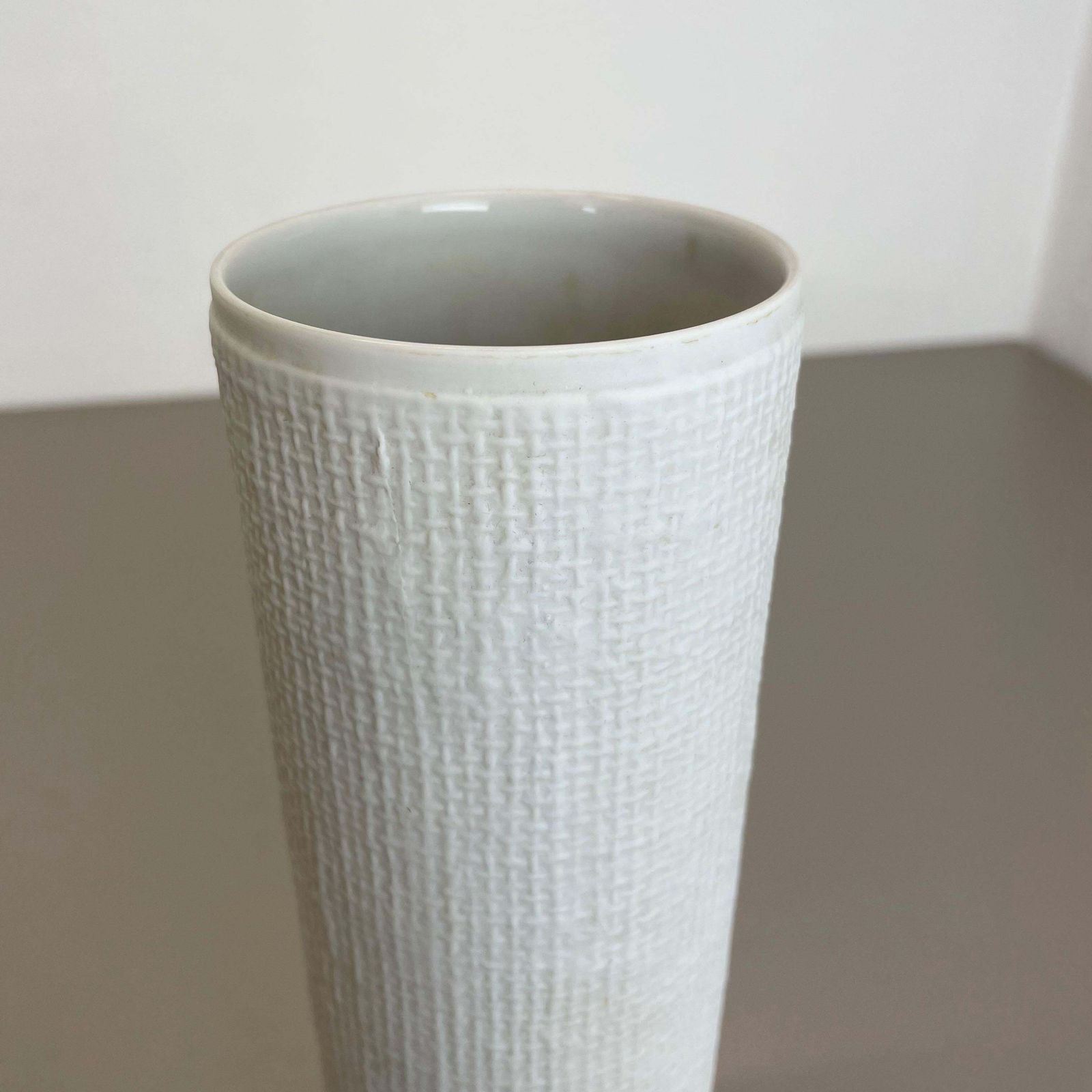 1970s Op Art Vase Porcelain Vase By Heinrich Fuchs For Hutschenreuther, Germany photo vinterior