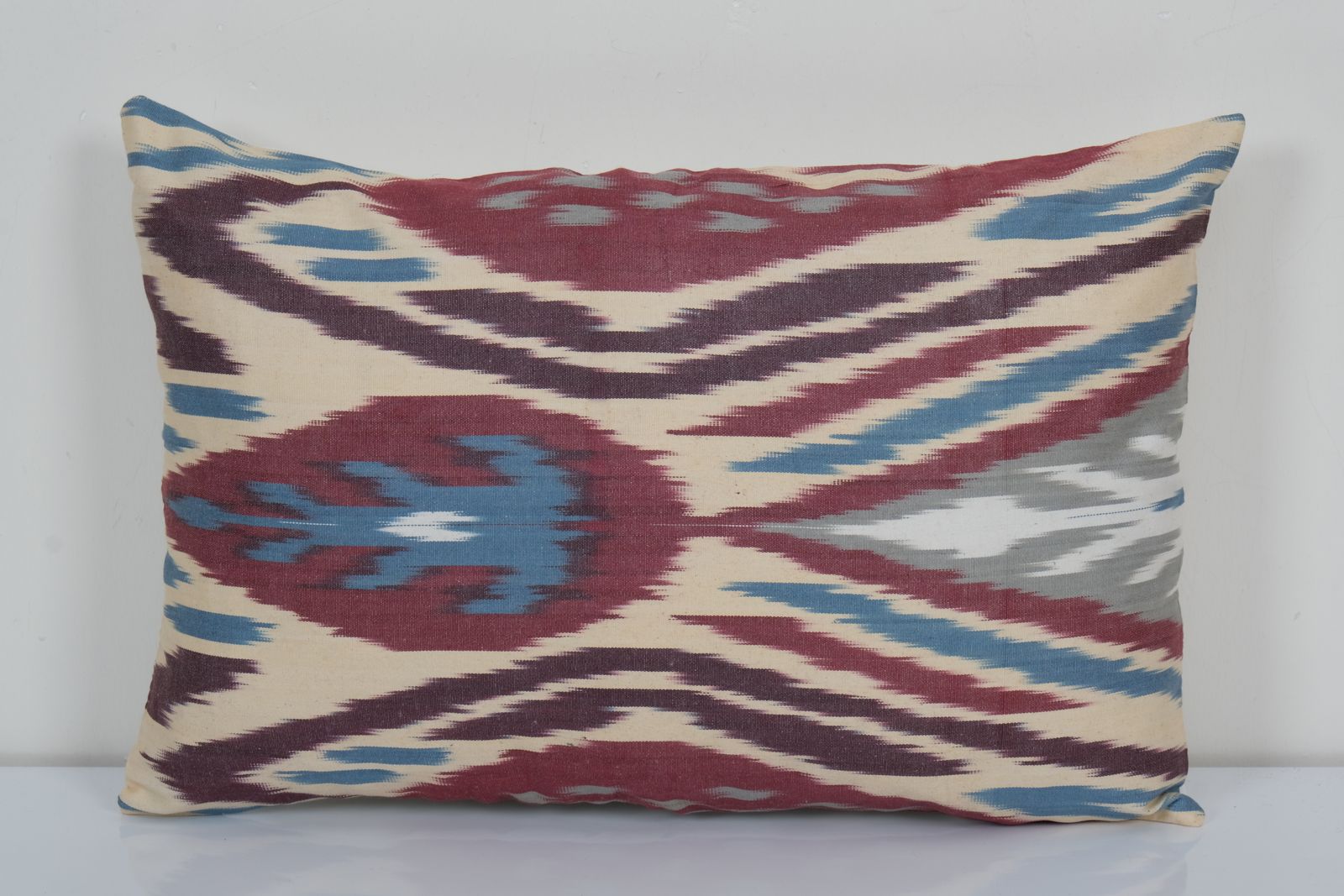 Uzbek Ikat Pillow Ikat Fabric Ikat Throw Pillow Accent Pillow, Cream Design 30x45 Cm