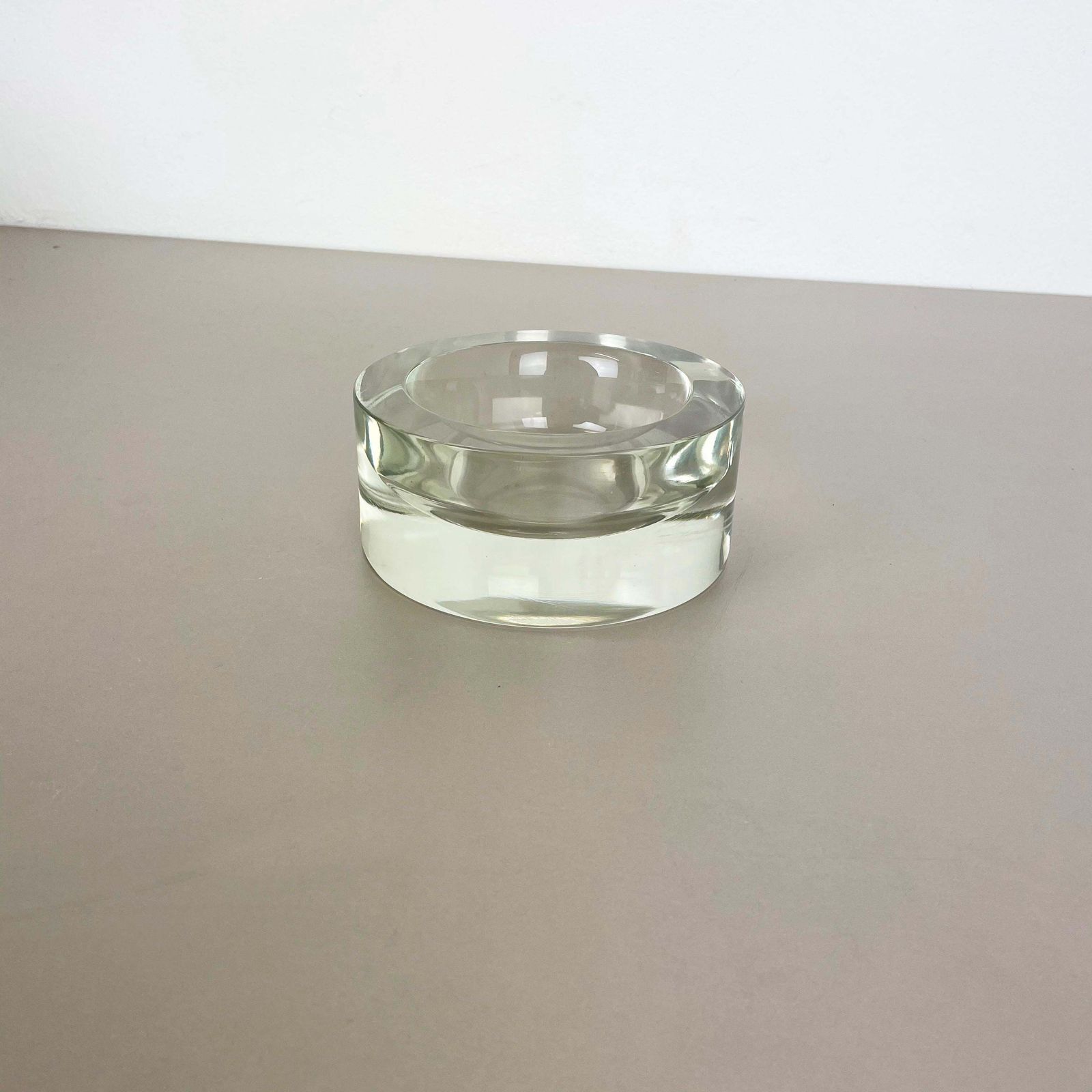 New Old Stock 2,6kg Lucid Bowl Murano Glass Seguso Vetri D'arte, Italy, 1970 No1