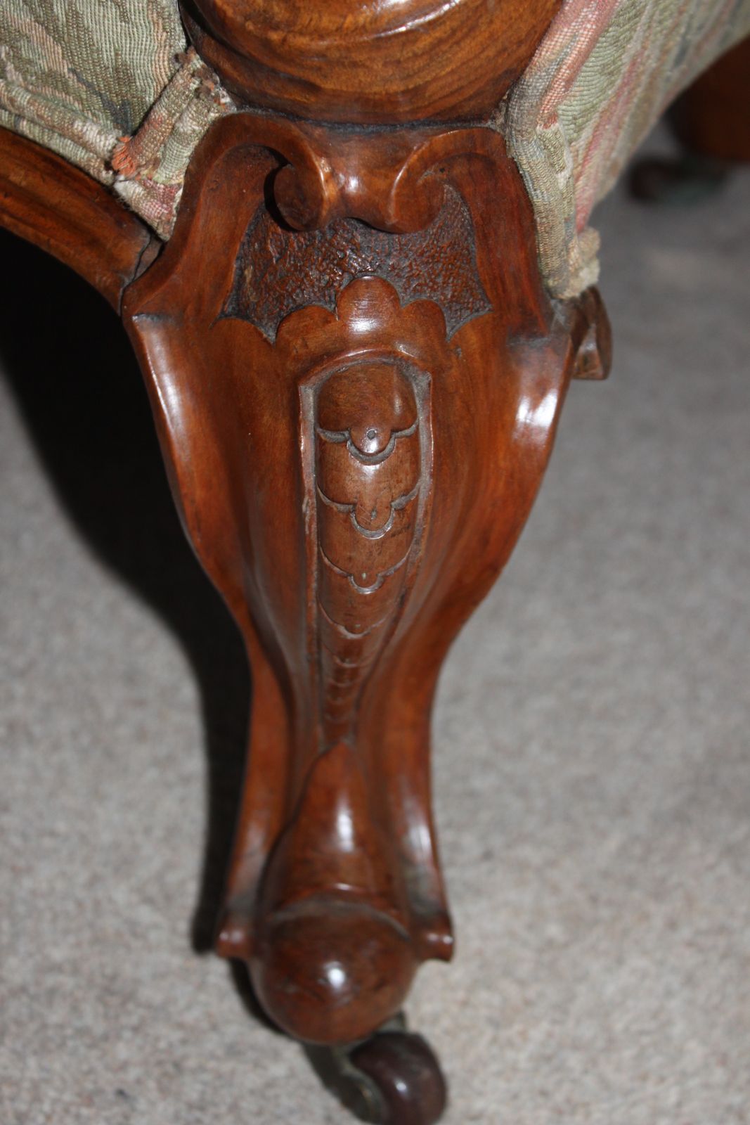 Furniture A Wonderful And Rare Antique Victorian Original Carved Walnut Chesterfield Sofa. photo