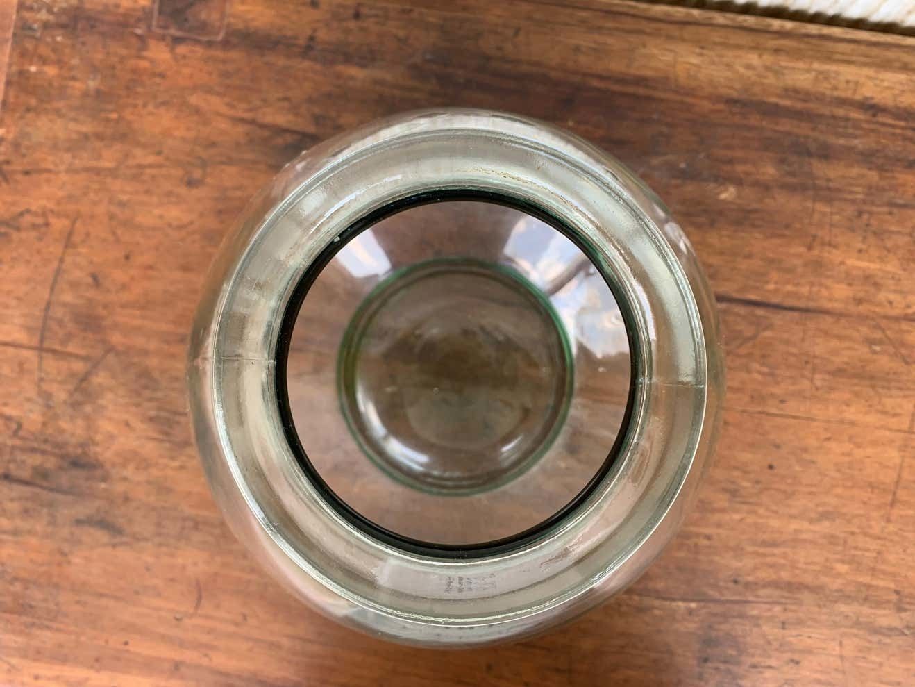 Grande bonbonne soufflée en verre transparent, France photo vinterior