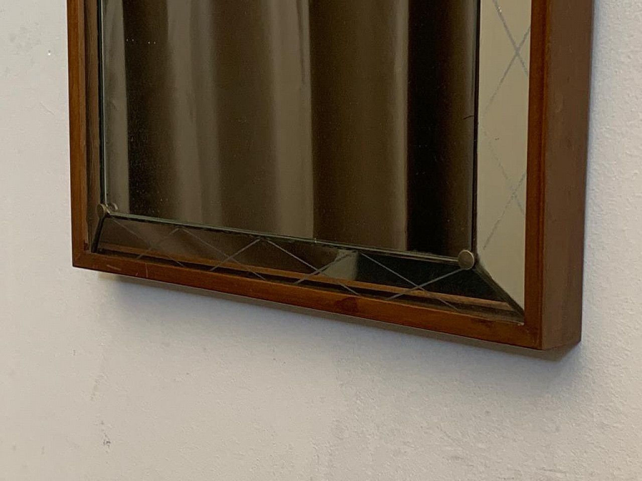 Art Deco Mirror With Raised And Engraved Edge, 1930s photo vinterior