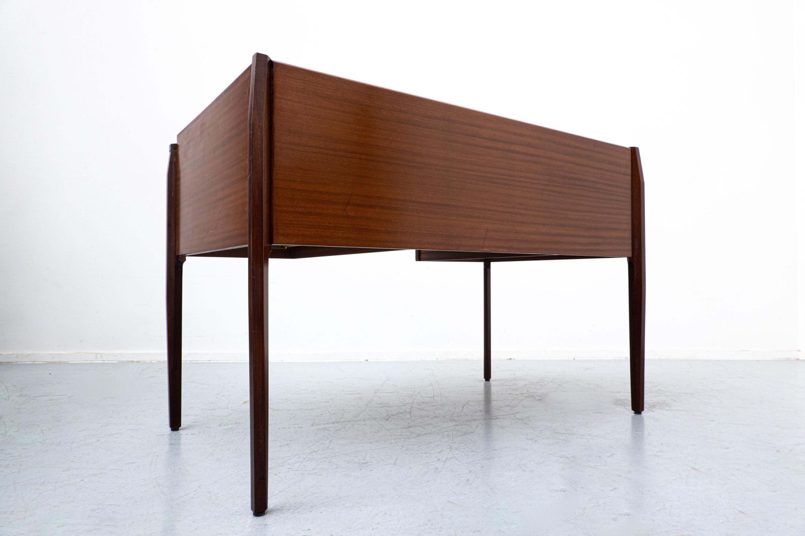 photo vinterior Mid Century Modern Italian Desk, Wood And Glass, 1950s