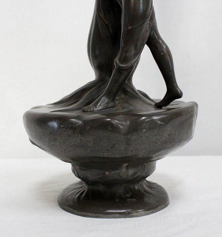 721.0 Top Pewter Vase, Young Woman Picking A Water Lily, Signed P. Jean, Art Nouveau, Early 20th Century photo