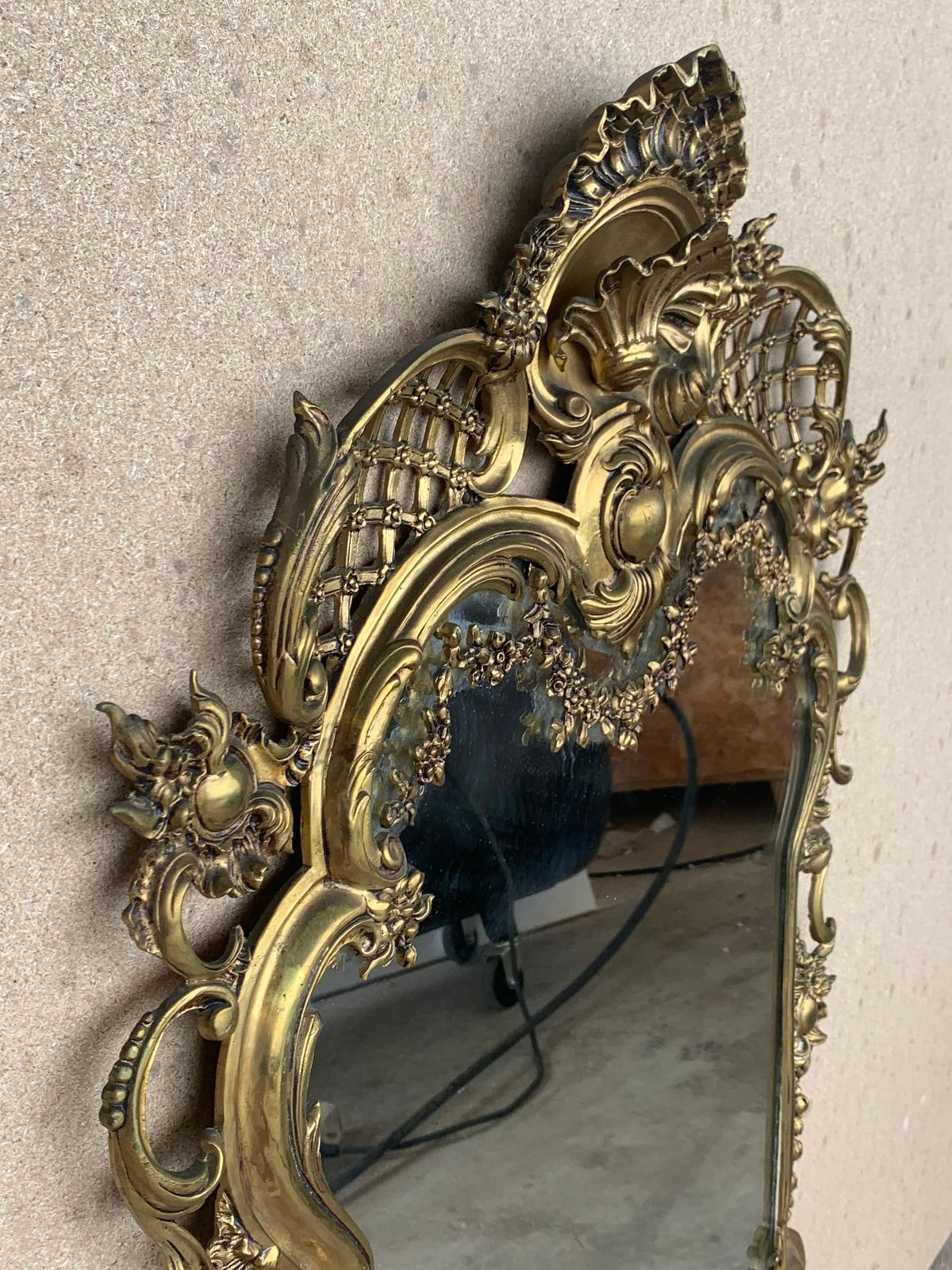 Miroir en bronze handmade avec reliefs, style baroque français, XIXe siècle photo 1834.0