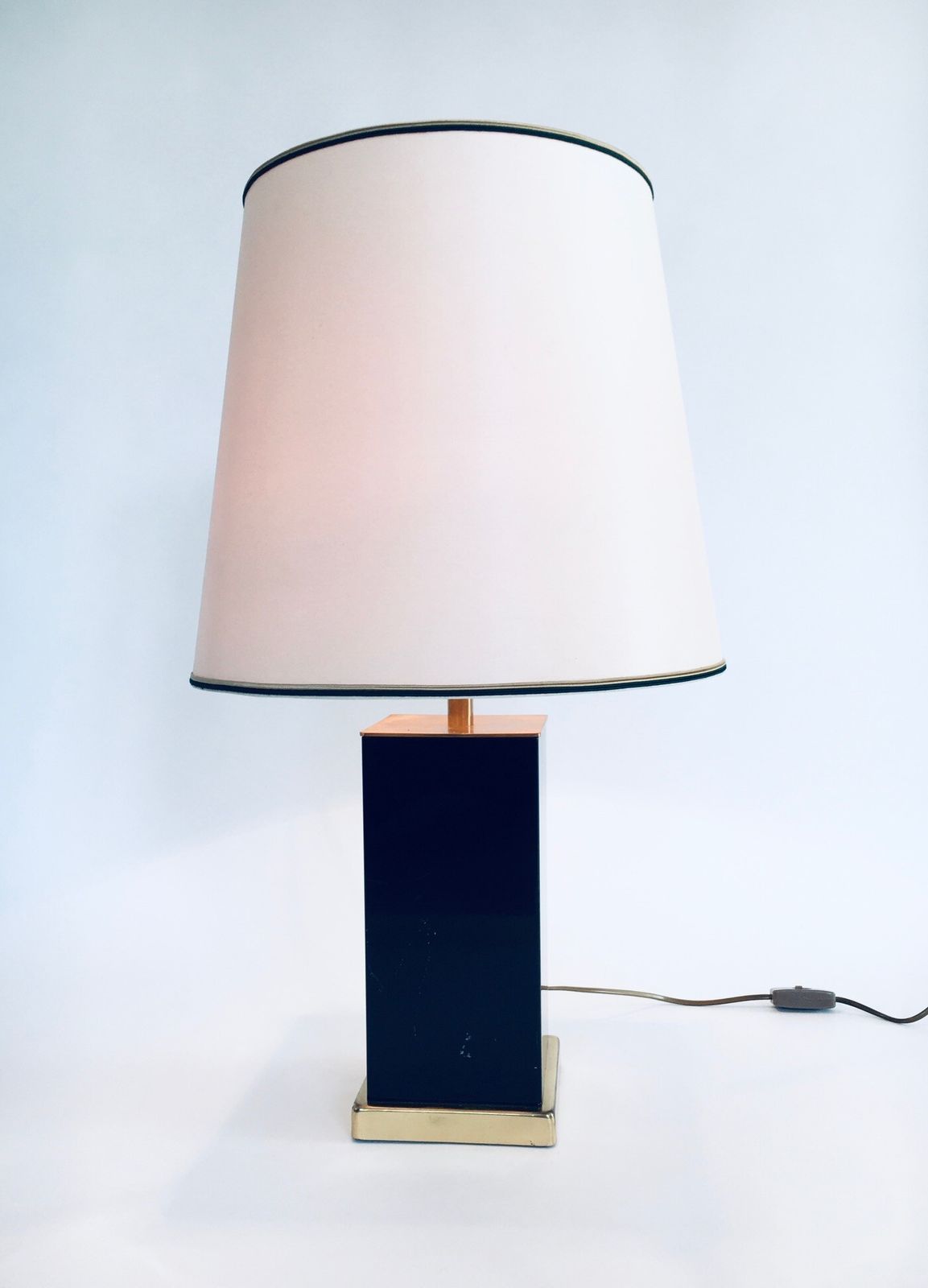 1970's Hollywood Regency Style Black & Gold Square Table Lamp photo vinterior