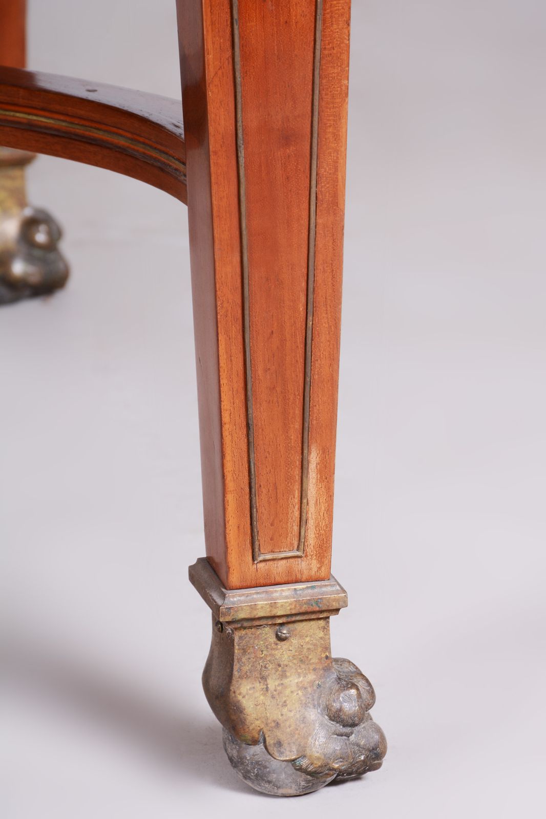 photo vintage 19th Century Extendable Table, Made In France, Fully Restored Mahogany. Empire