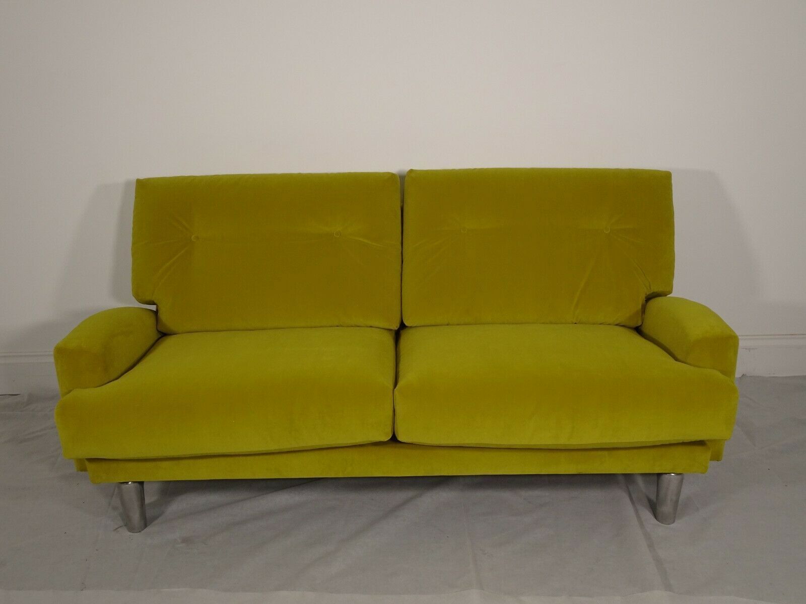 Immaculate Leolux Wizard In Stunning Sanderson's Lime Velvet Fabric photo Furniture