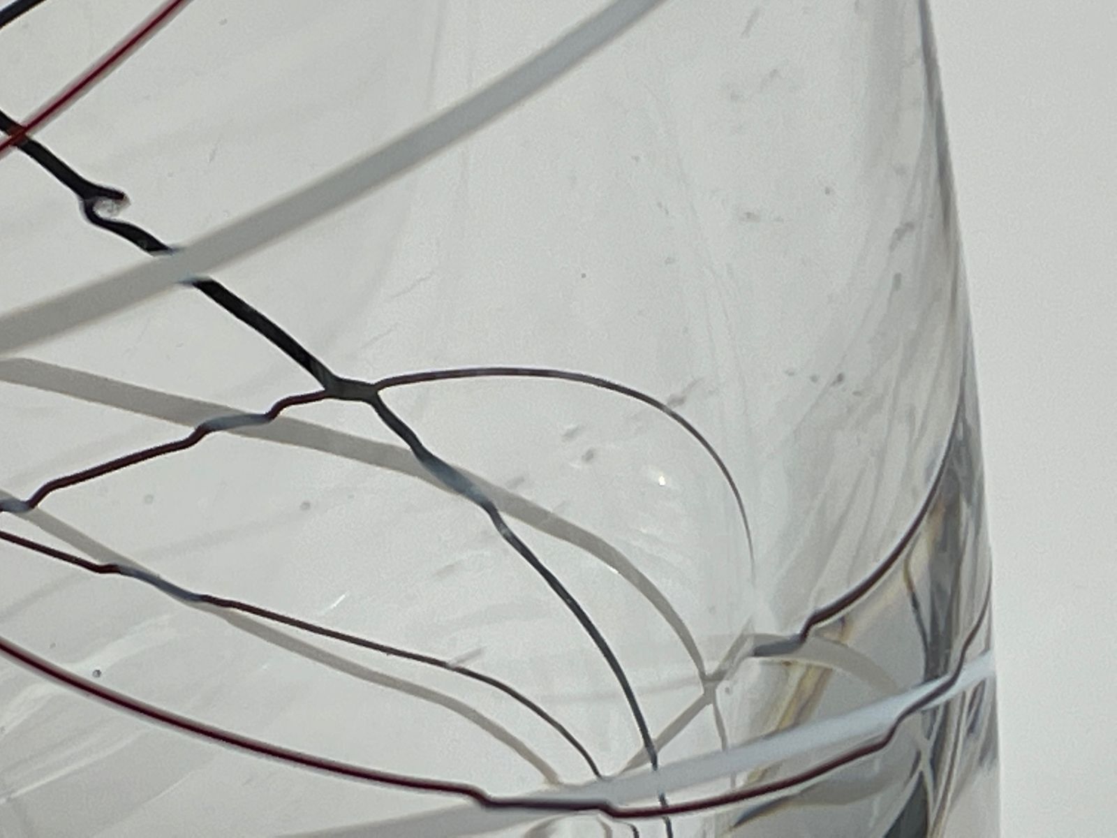 Vicke Lindstrand For Kosta In The 1950s. Vase With White, Black And Red Thread photo vinterior