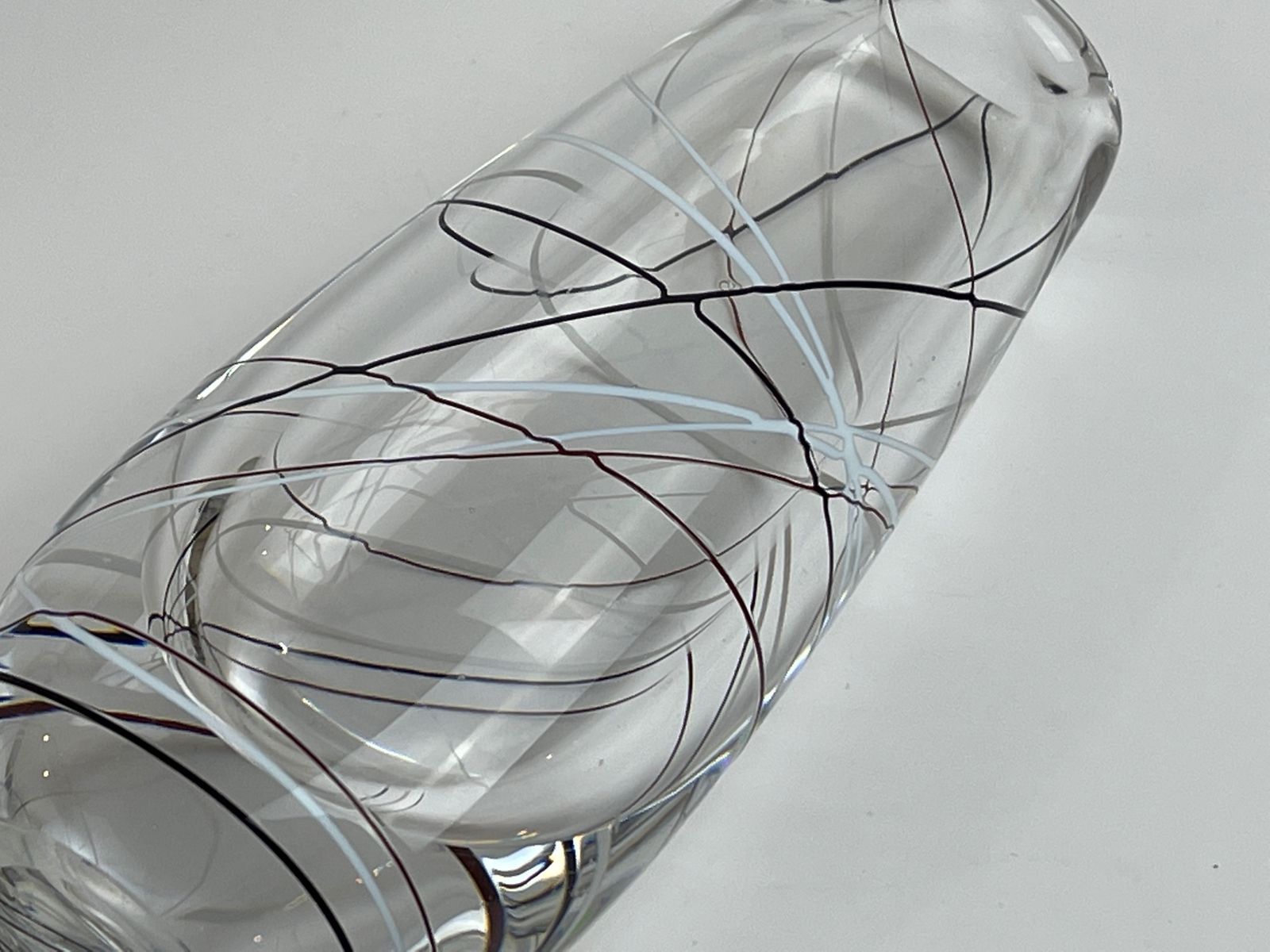 photo furniture Vicke Lindstrand For Kosta In The 1950s. Vase With White, Black And Red Thread