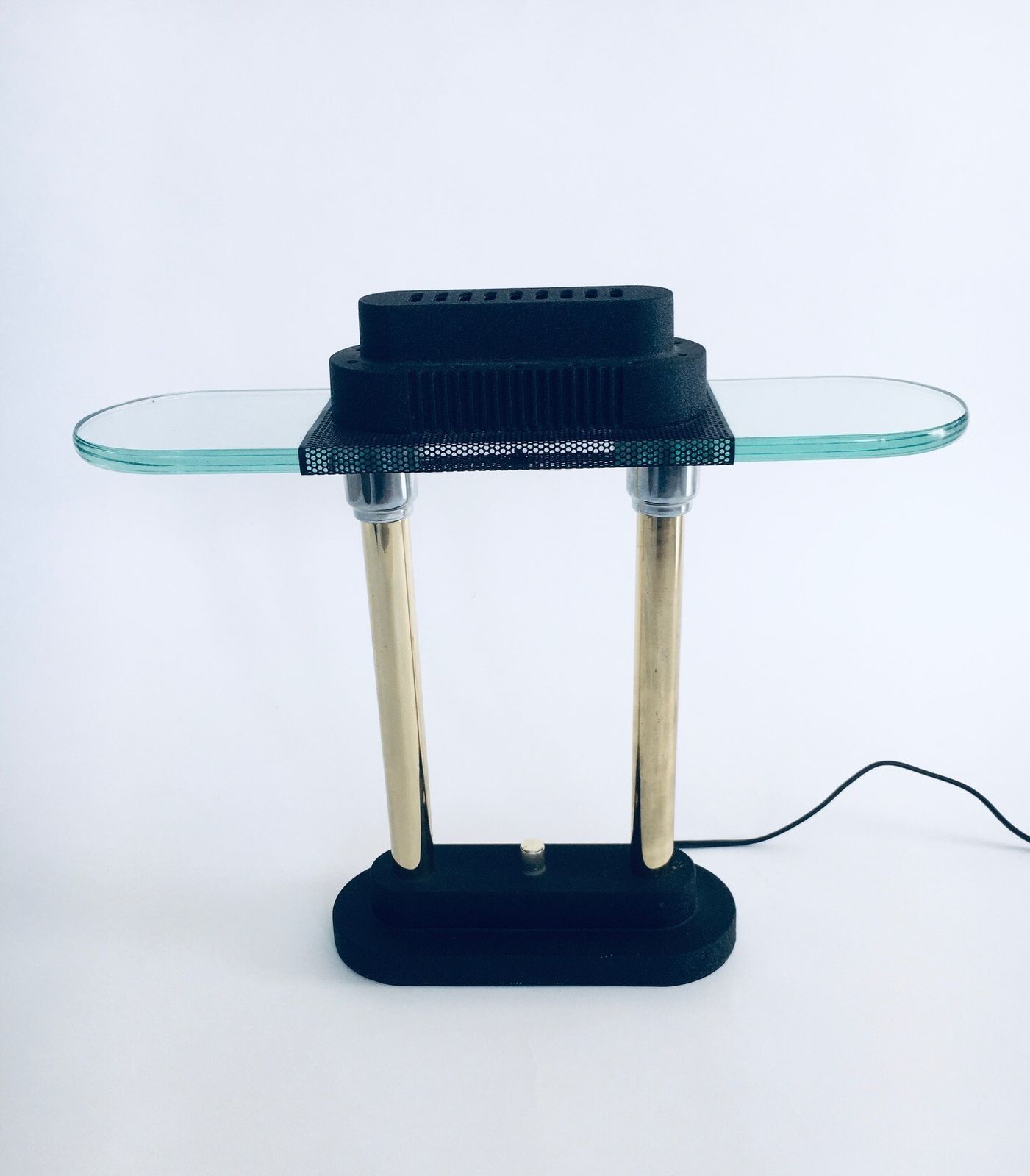 Bureaulamp In Memphis Stijl Met Architectonisch Ontwerp, Jaren 1980 photo furniture