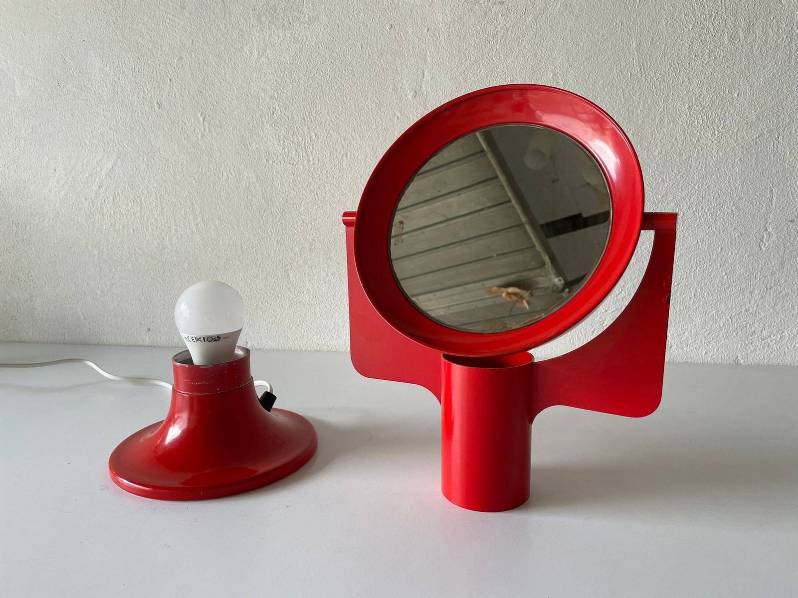 Red Metal Illuminated Space Age Table Mirror, 1970s, Italy photo vinterior