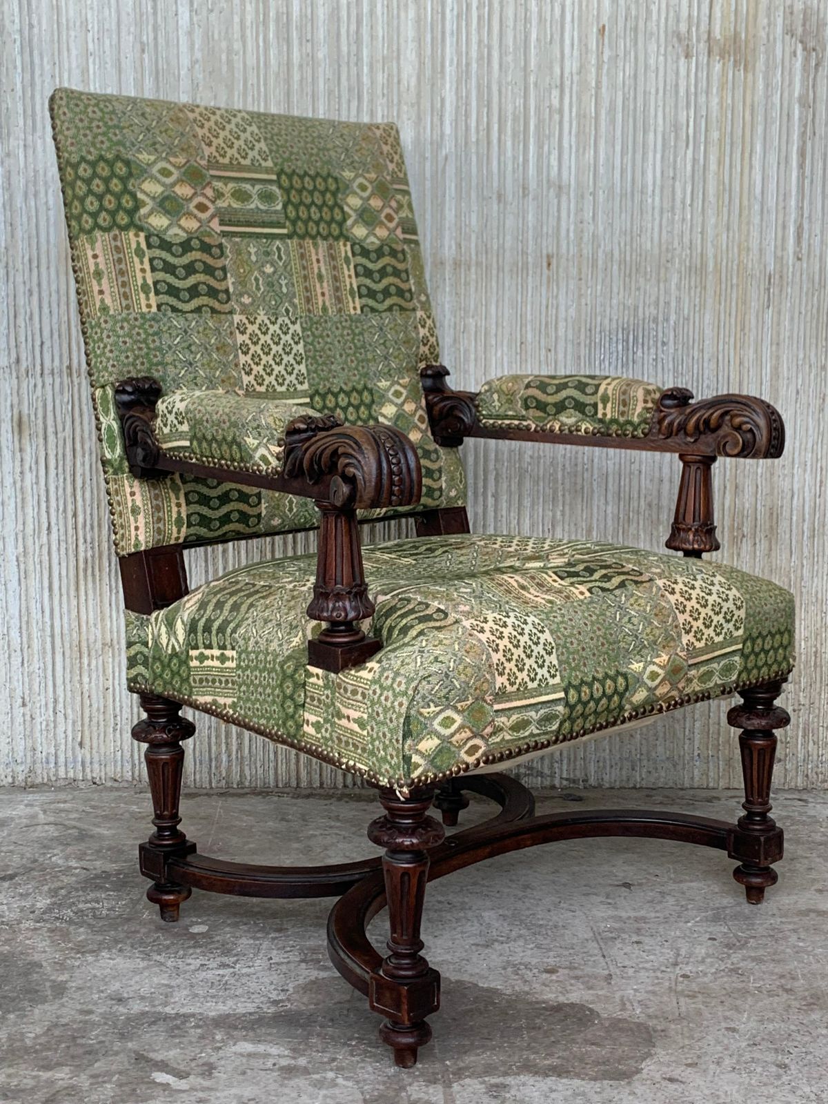 Louis XVI Style Spanish Pair Of Carved Walnut Armchairs, 1900s photo vinterior