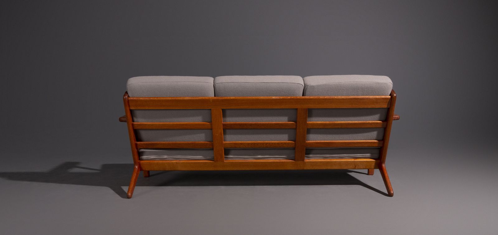 Hans J. Wegner Ge290 3 Seater Sofa photo vintage