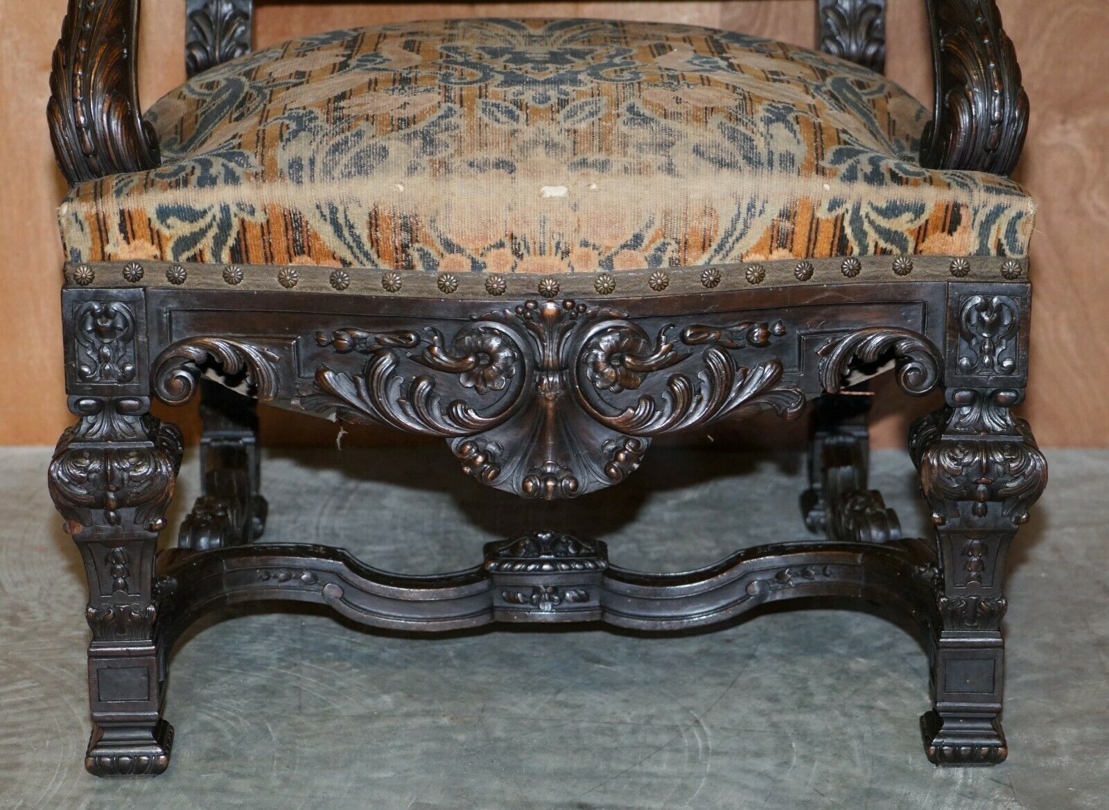 photo furniture Stunning Pair Of Hand Carved Italian Walnut Antique Circa 1860 Throne Armchairs