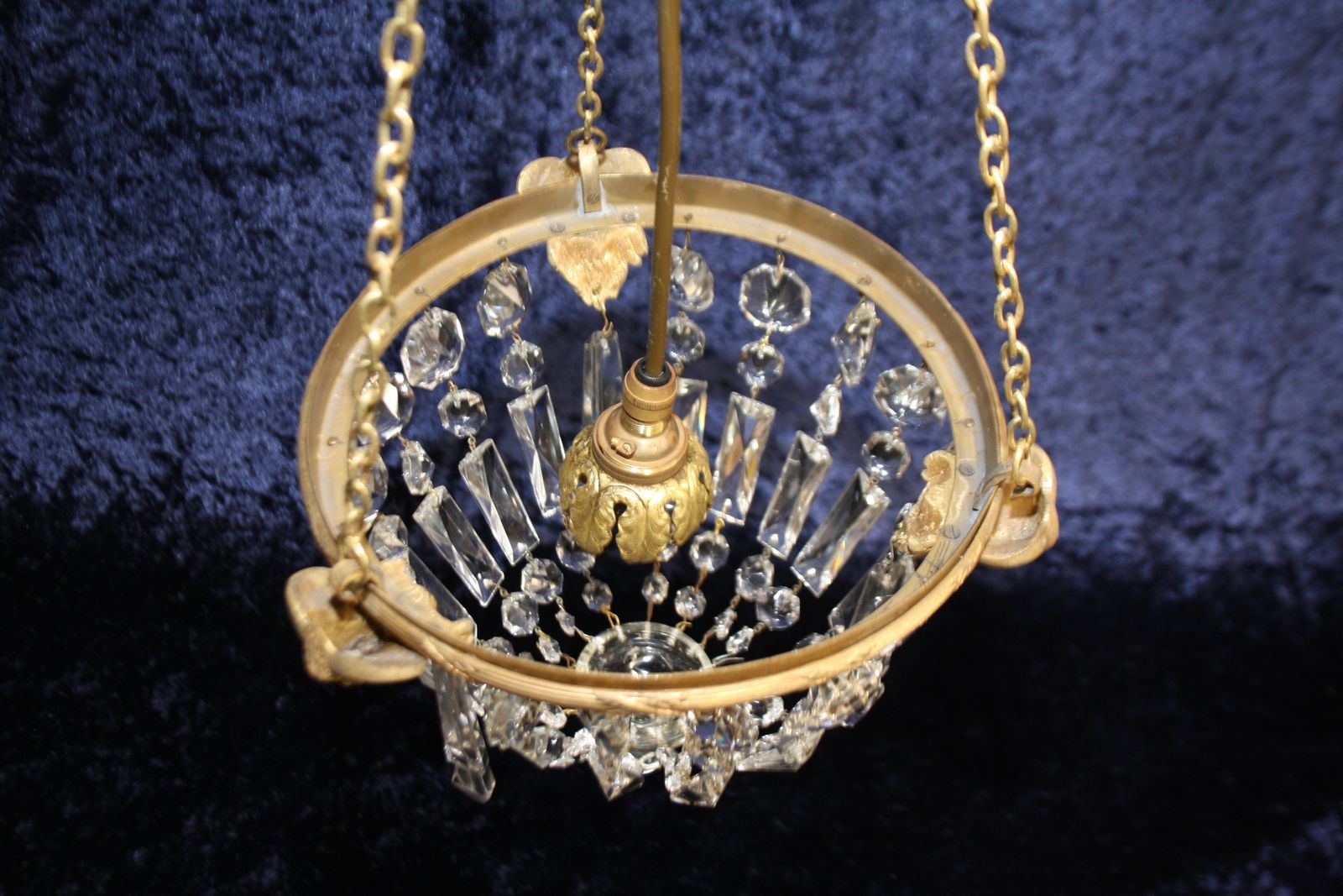 photo furniture Early 20th Century Chandelier With Ramsheads
