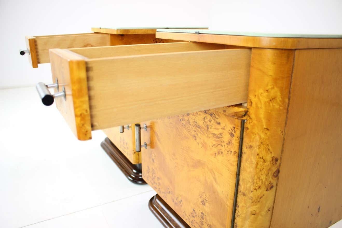 photo vintage Set Of Two Bedside Tables Designed By Jindřich Halabala For Up Závody, 1950's