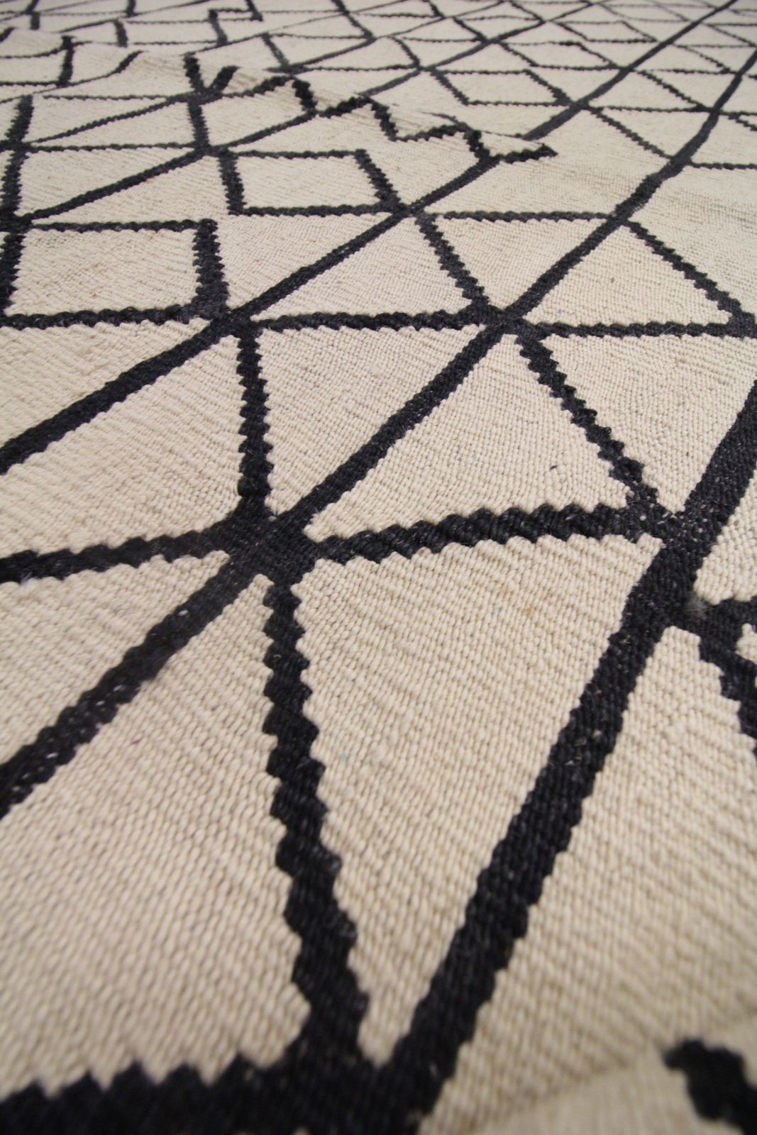 Scandinavian Rug Style Handmade Kilim Cream Black Geometric Wool Carpet  233x178cm photo Textiles