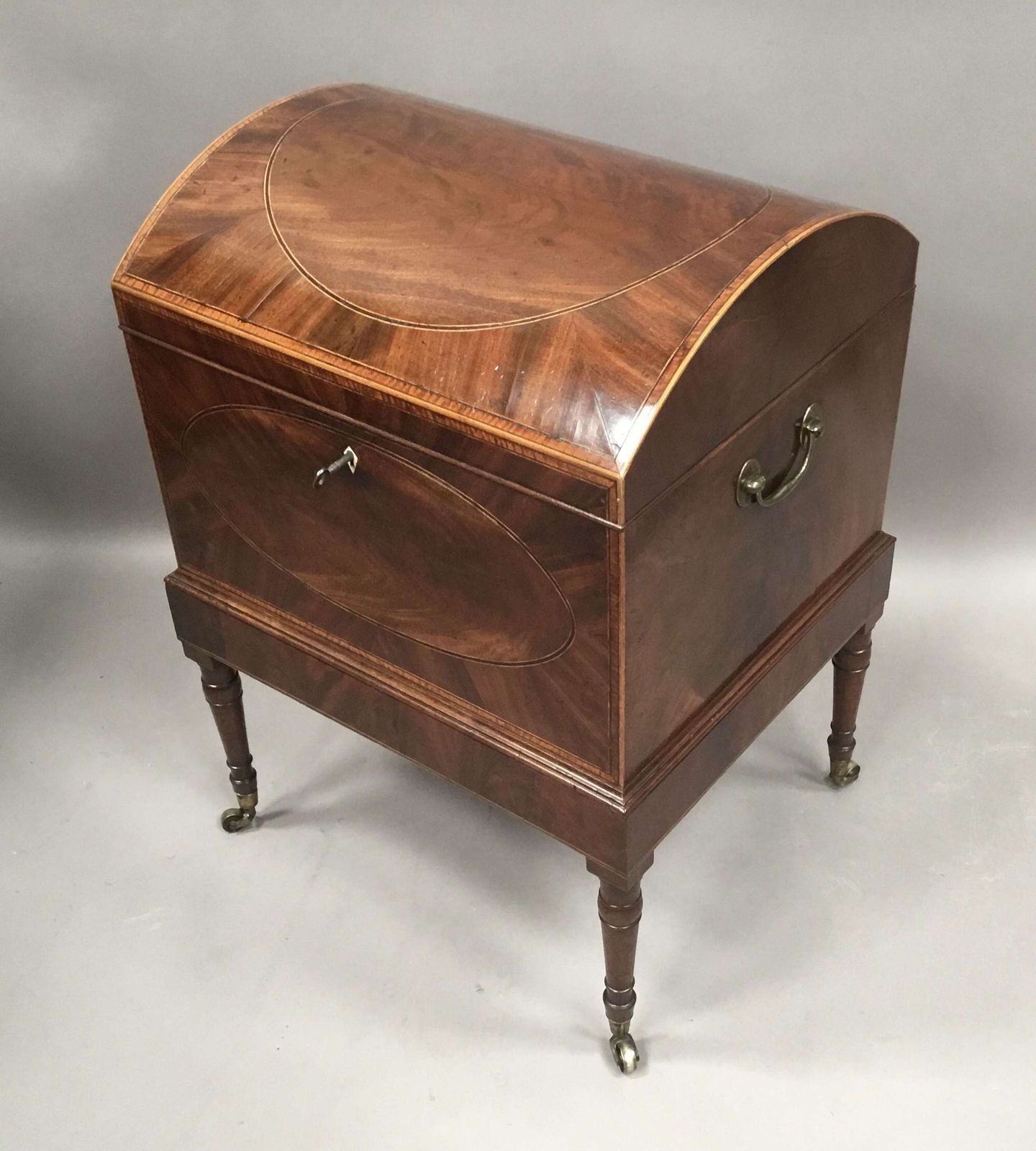 A Fine George III Sheraton Mahogany Cellarette photo furniture