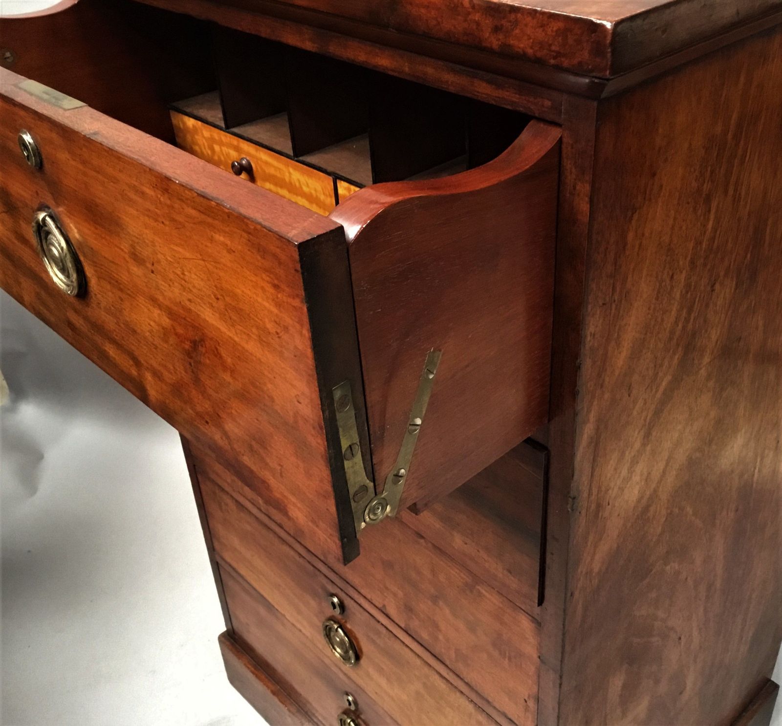 photo vinterior Regency Mahogany Secretaire Chest Of Drawers Pedestal Cabinet