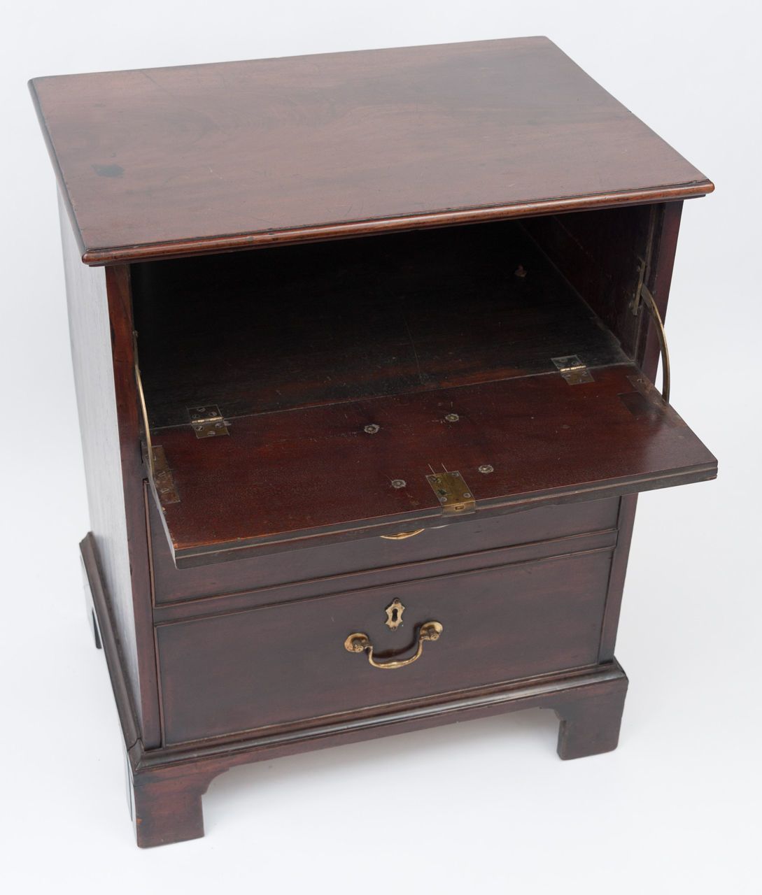 Geo III Mahogany Bedside Cabinet photo for sale