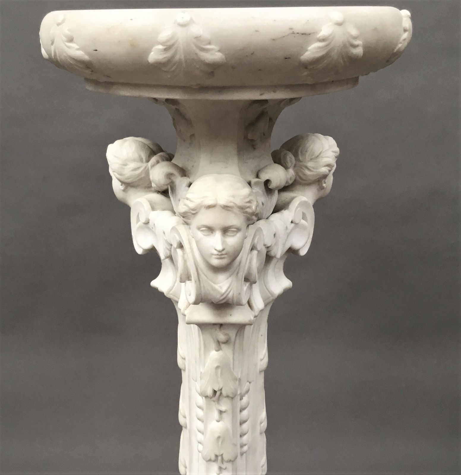 photo vinterior C19th Italian Carved 'Carrara' Marble Torchere Stand