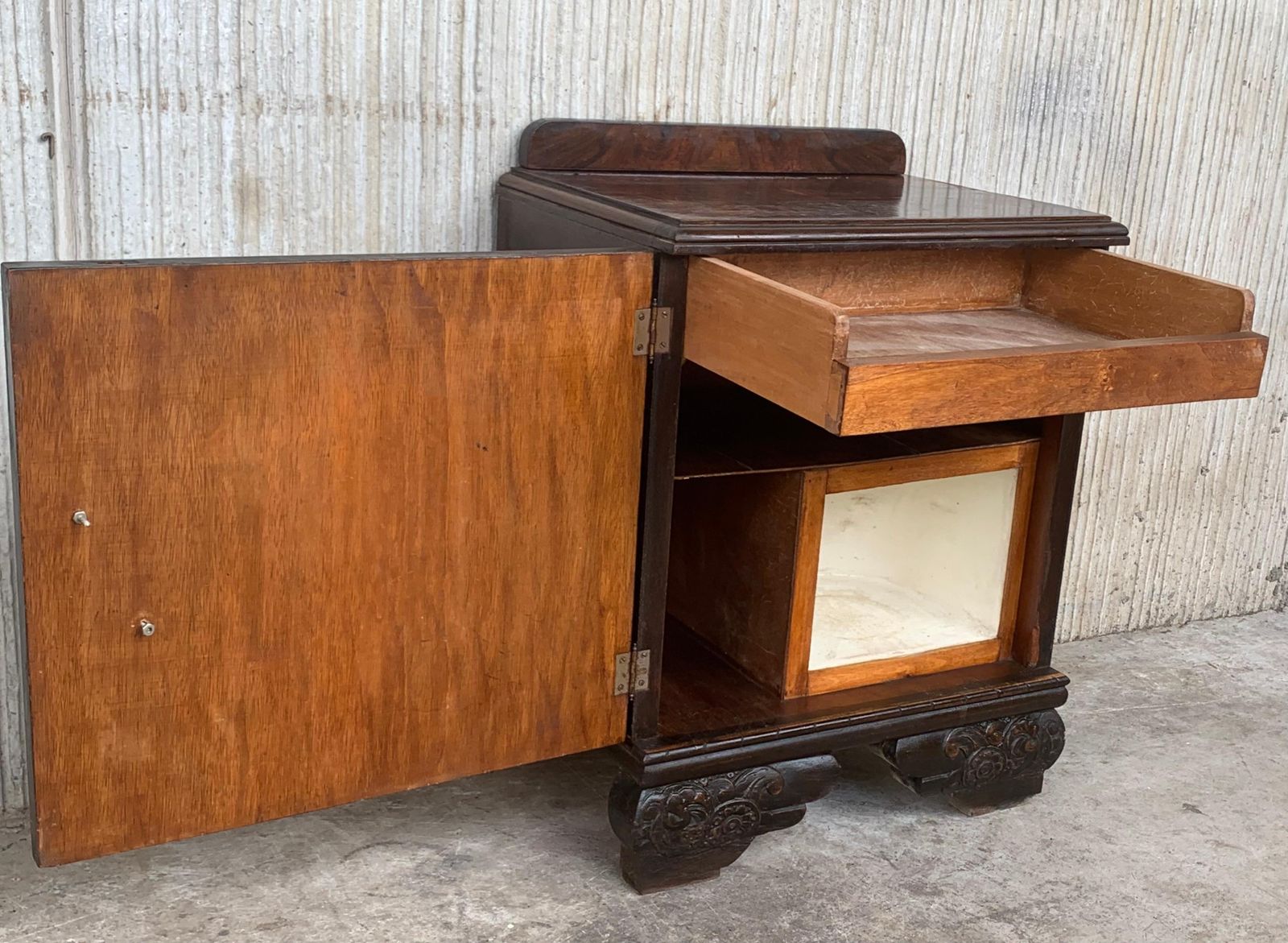 Paire de cabinets de chevet Art déco, piétement ébénisé sculpté photo vintage