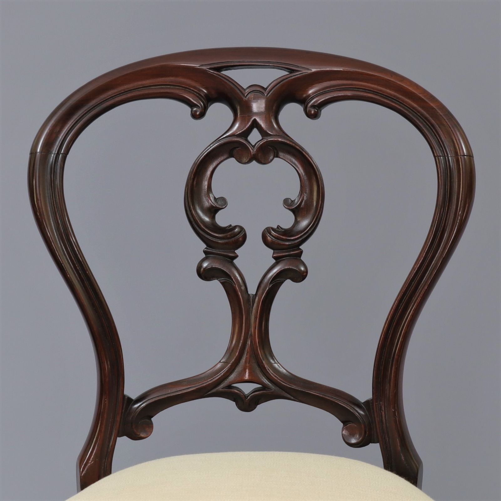 Fine Set Of Six Mid 19th Century Rosewood Balloon Back Chairs photo vintage
