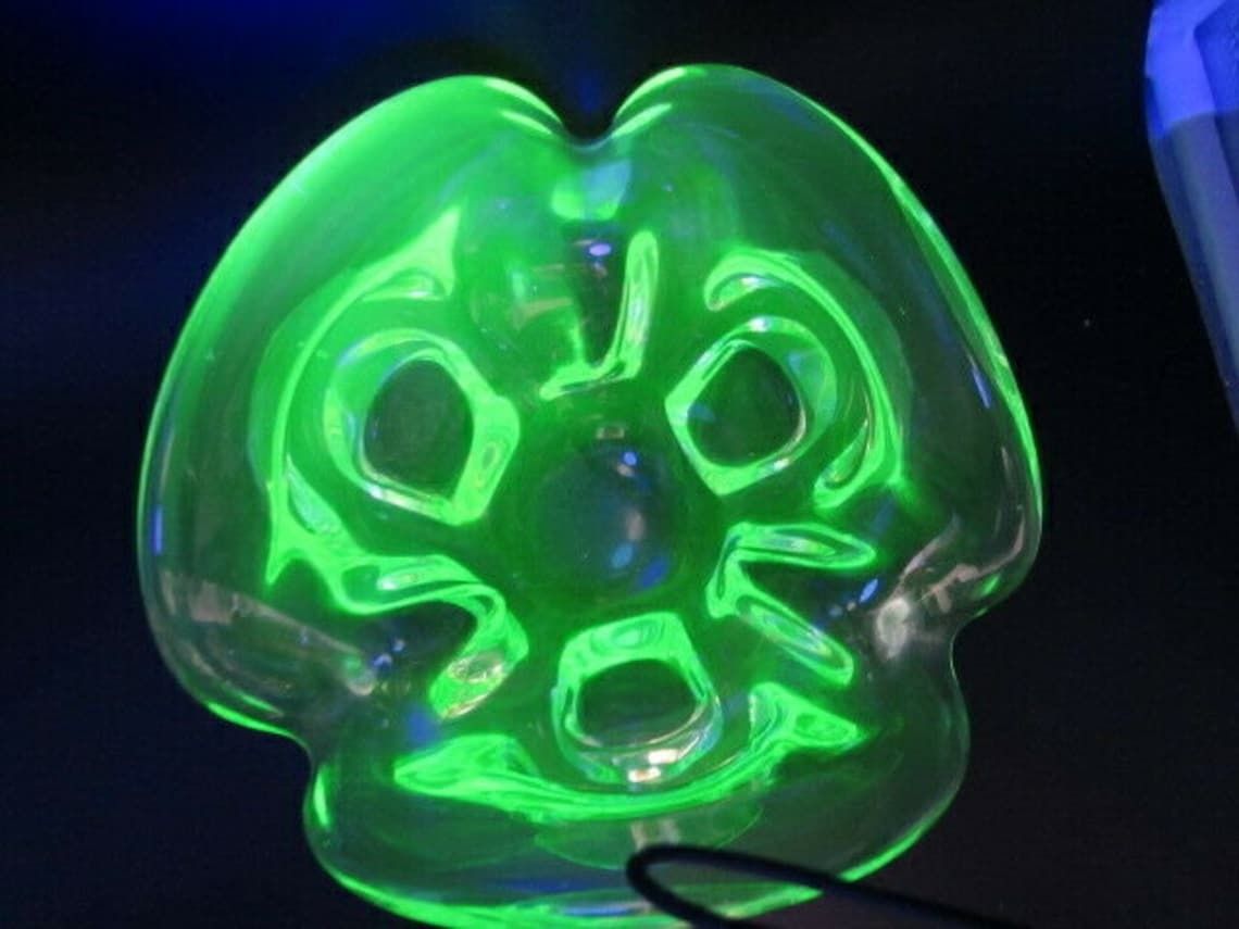 Vibrant Murano Art Glass Fluorescent Freeform Bowl Lime, Green C50/60s Uv