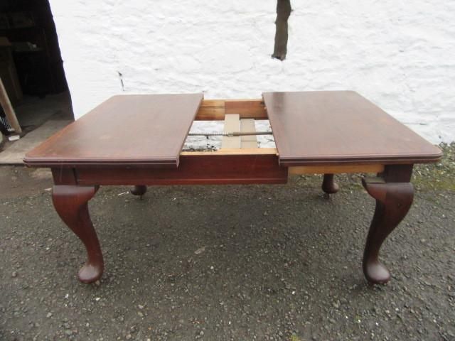 Edwardian Queen Ann Mahogany Dining Table
