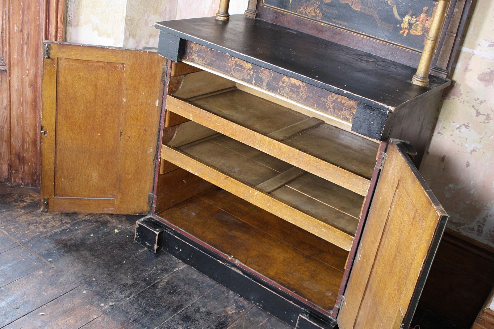 photo vinterior Regency 19th C Chinoiserie Country House Chiffonier Buffet Sideboard Cabinet