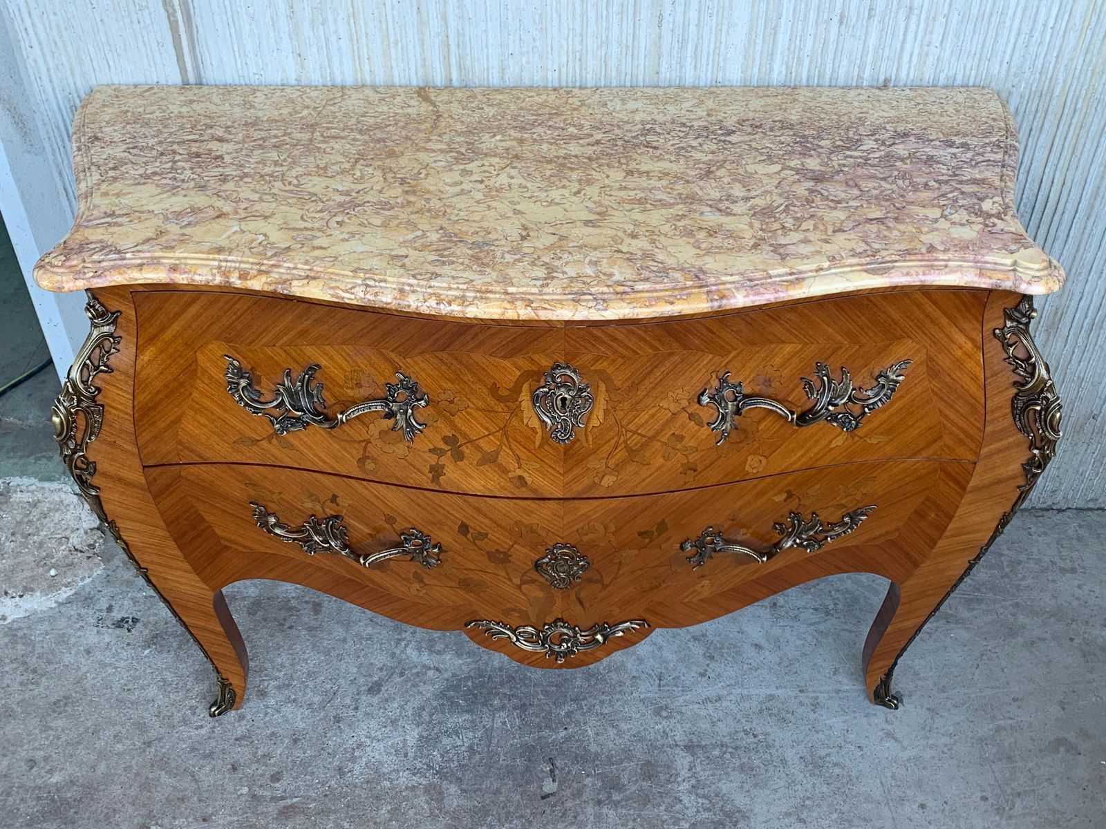 French Louis XV Style Fine Kingwood And Marquetry Ormolu Mounted Bombe Commode photo 5018.0