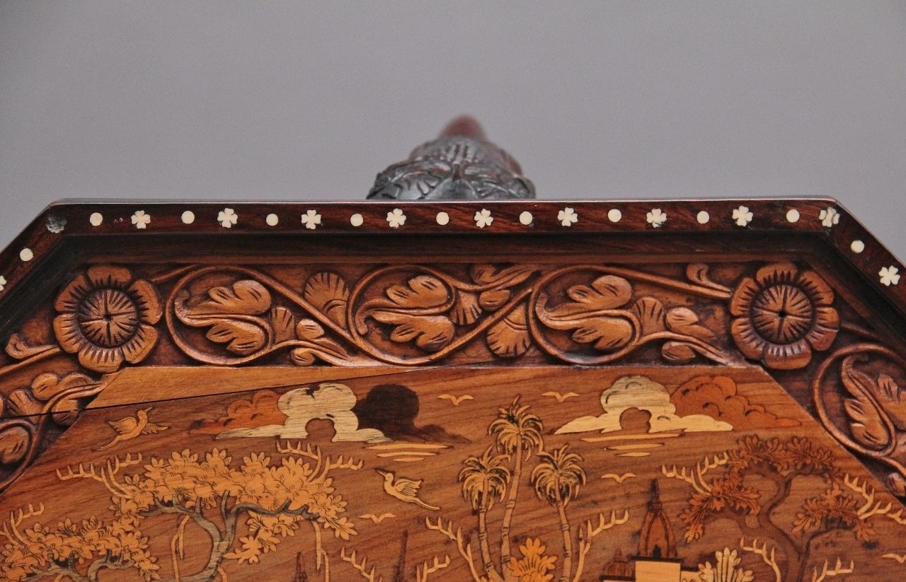 photo vintage Ebonised And Inlaid Indian Coffee Table