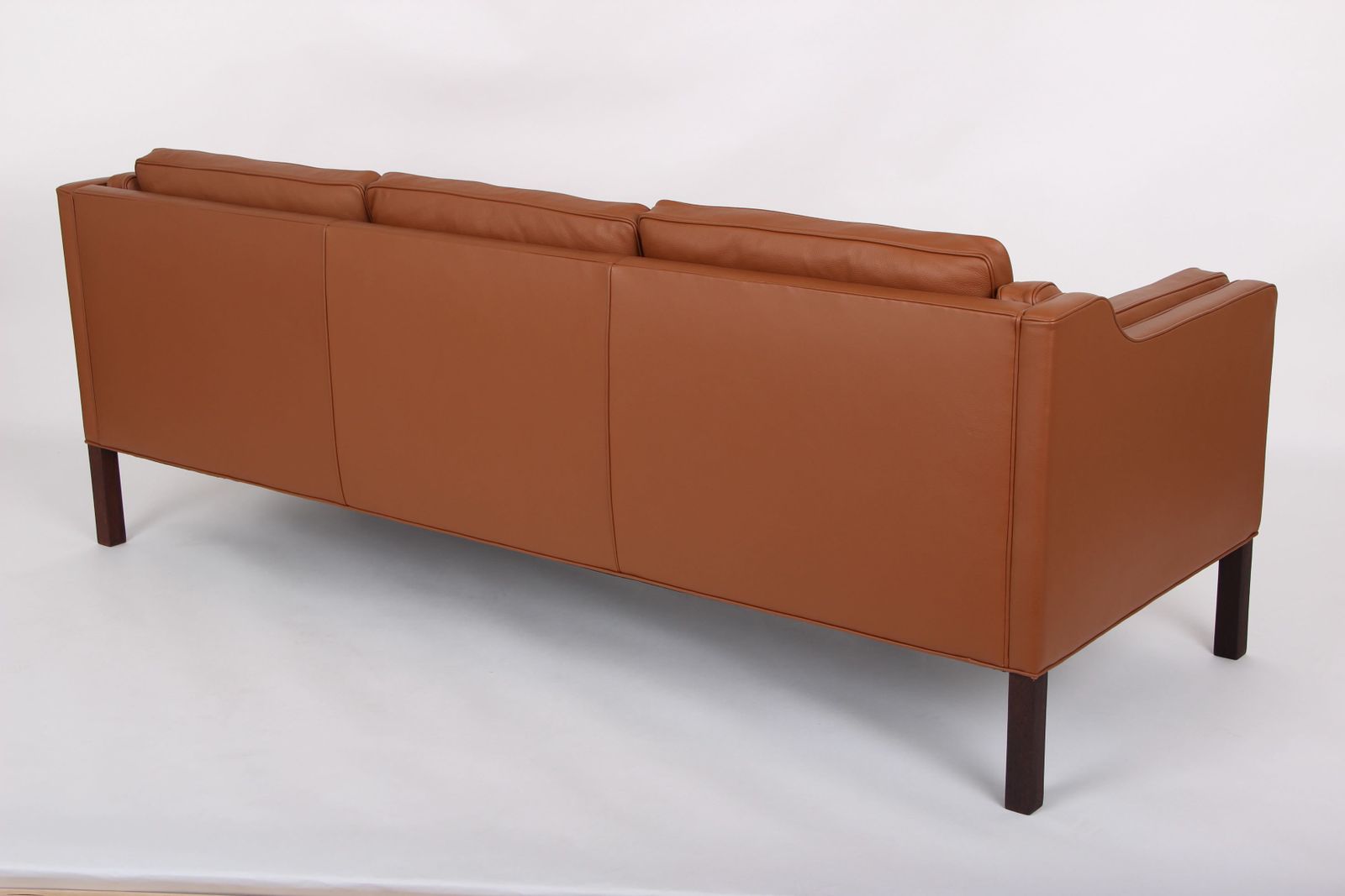 Børge Mogensen, 3 Seat Modell 2213. Brown Leather. Restored. photo Furniture