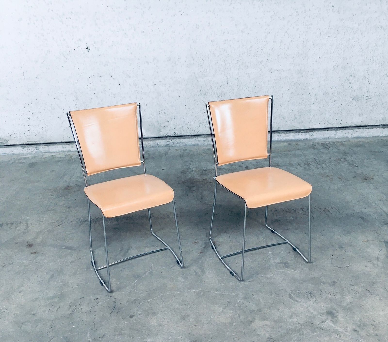Postmodern Italiaans Design Lederen Eetkamerstoelen Van Segis, Italië, Jaren 1990 photo Meubels