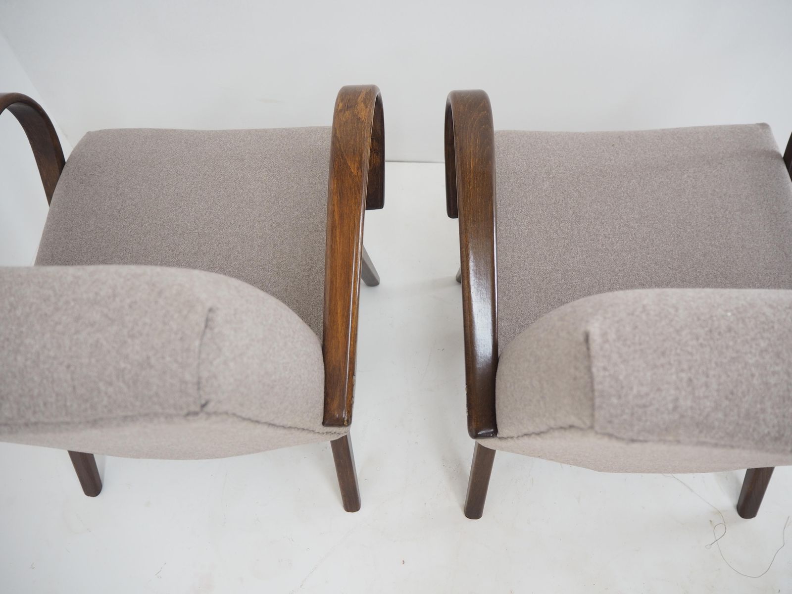 Paar beukenhouten fauteuils van Ton/Thonet, ca. jaren 1960, Tsjecho-Slowakije photo Meubels