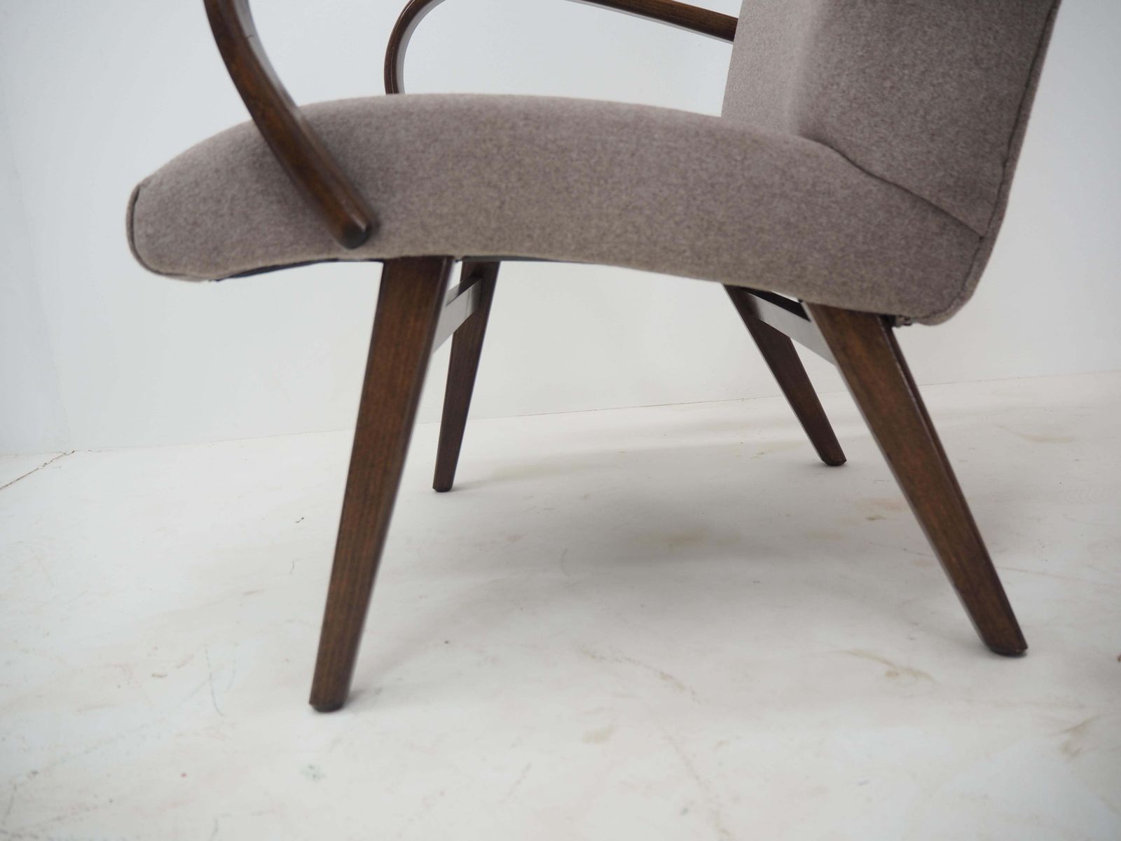 photo vintage Paar beukenhouten fauteuils van Ton/Thonet, ca. jaren 1960, Tsjecho-Slowakije